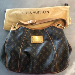Louis Vuitton galliera shoulder bag